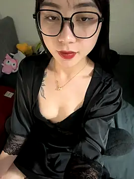 Snapshot of Linh5790 chatting on 10-20-25, 01:00 Linh5790 online show from 10-20-25, 01:00
