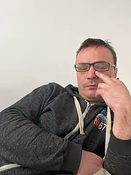 viktor1992-1-1 online show from 03-30-26, 07:21