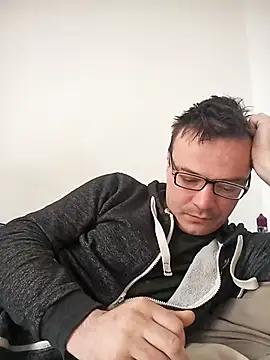 viktor1992-1-1 online show from 04-23-26, 07:59