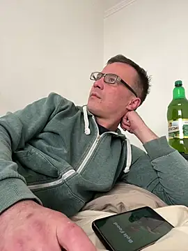 viktor1992-1-1 online show from 03-12-26, 11:58