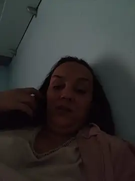 Snapshot of pasajuis chatting on 10-13-25, 05:42 pasajuis online show from 10-13-25, 05:42