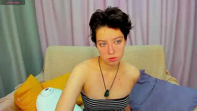 Sara Frayer online show from 11-12-25, 01:10