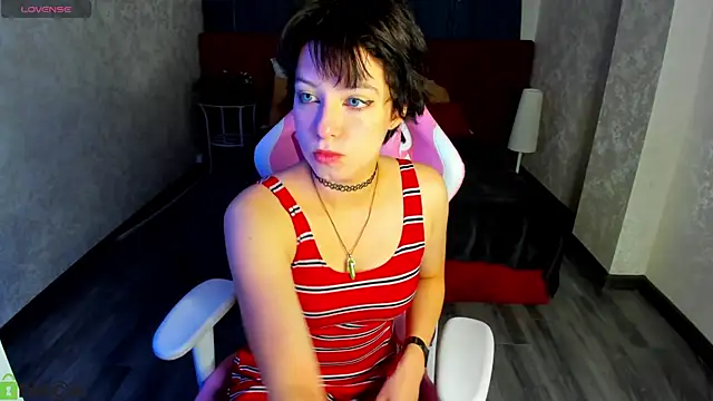 Sara Frayer online show from 10-07-25, 01:06