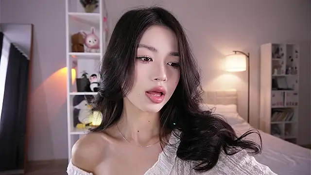 Snapshot of yourlittlesunrise_ chatting on 07-17-26, 05:37 yourlittlesunrise online show from 07-17-26, 05:37
