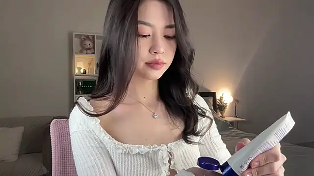 yourlittlesunrise  online show from 11-27-25, 04:35