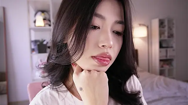 Snapshot of yourlittlesunrise_ chatting on 05-01-26, 04:39 yourlittlesunrise online show from 05-01-26, 04:39