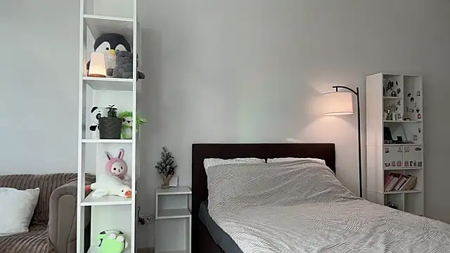 yourlittlesunrise  online show from 02-22-26, 05:43