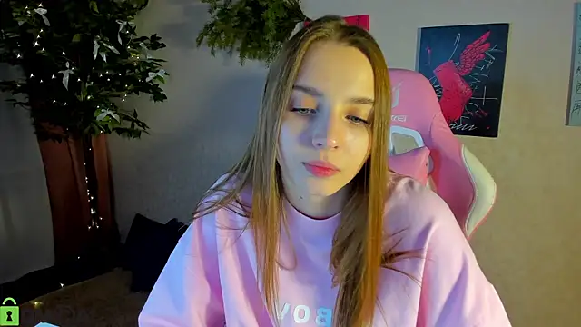 L1na Reeds online show from 12-20-25, 01:08