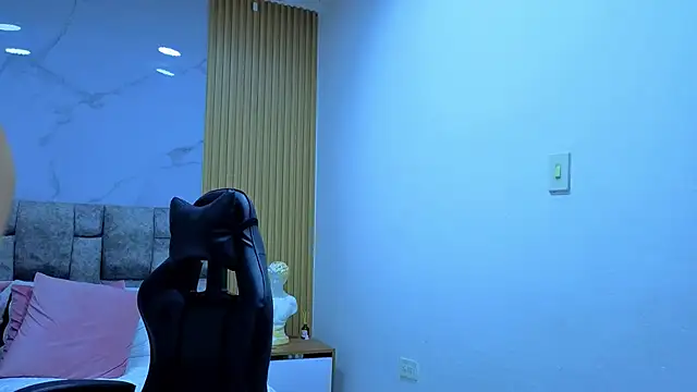 angel  kiss online show from 10-30-25, 12:14