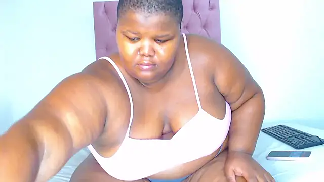 LadyBear2002 online show from 01-09-26, 04:47