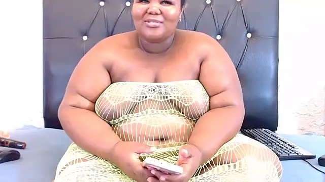 LadyBear2002 online show from 04-08-26, 05:47