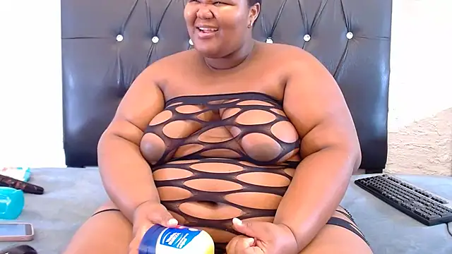 LadyBear2002 online show from 03-26-26, 05:00