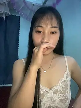 Snapshot of banlinh004 chatting on 08-05-26, 02:11 banlinh004 online show from 08-05-26, 02:11