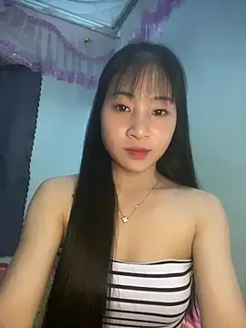 Snapshot of banlinh004 chatting on 07-21-26, 02:40 banlinh004 online show from 07-21-26, 02:40