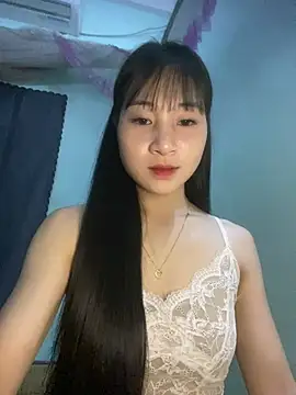 Snapshot of banlinh004 chatting on 05-10-26, 02:30 banlinh004 online show from 05-10-26, 02:30