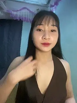 Snapshot of banlinh004 chatting on 06-15-26, 01:44 banlinh004 online show from 06-15-26, 01:44