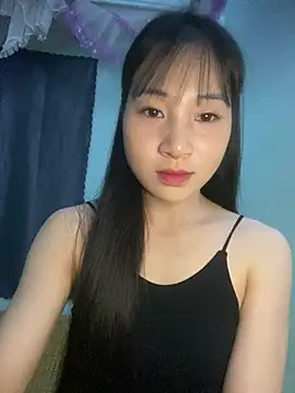 Snapshot of banlinh004 chatting on 06-04-26, 02:33 banlinh004 online show from 06-04-26, 02:33