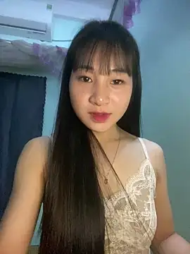 Snapshot of banlinh004 chatting on 05-06-26, 03:05 banlinh004 online show from 05-06-26, 03:05
