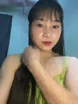 Snapshot of banlinh004 chatting on 05-13-26, 03:08 banlinh004 online show from 05-13-26, 03:08