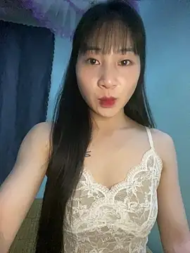 Snapshot of banlinh004 chatting on 06-07-26, 02:55 banlinh004 online show from 06-07-26, 02:55