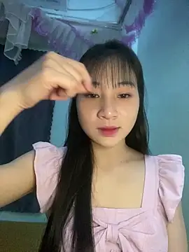 Snapshot of banlinh004 chatting on 06-10-26, 02:51 banlinh004 online show from 06-10-26, 02:51