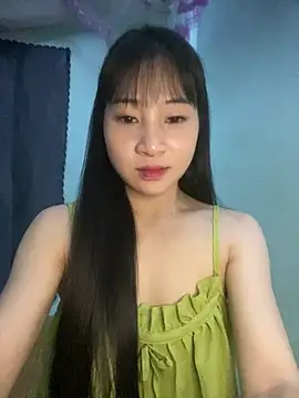 Snapshot of banlinh004 chatting on 06-13-26, 02:48 banlinh004 online show from 06-13-26, 02:48