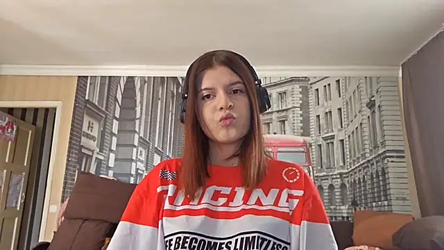 LissaKradfer online show from 10-17-25, 05:00