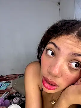 Snapshot of Azza__Slimene chatting on 10-02-25, 02:09 Azza Slimene online show from 10-02-25, 02:09