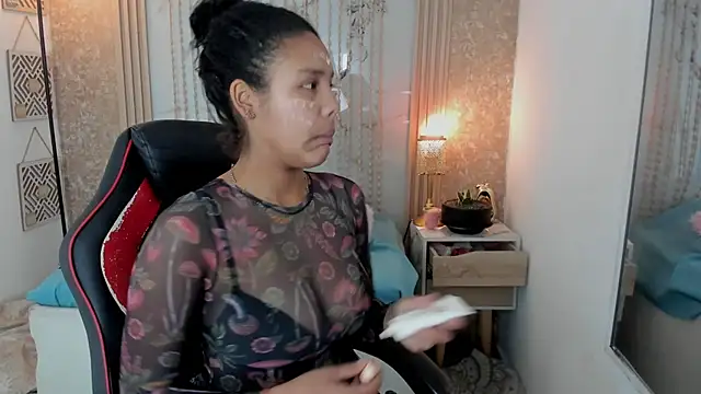 Snapshot of AriaVega chatting on 05-12-26, 12:22 AriaVega online show from 05-12-26, 12:22