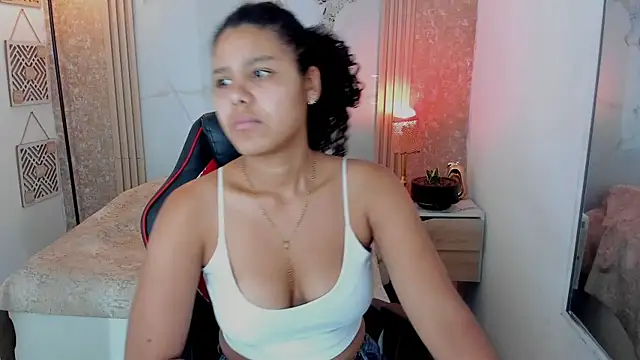 Snapshot of AriaVega chatting on 05-04-26, 12:52 AriaVega online show from 05-04-26, 12:52