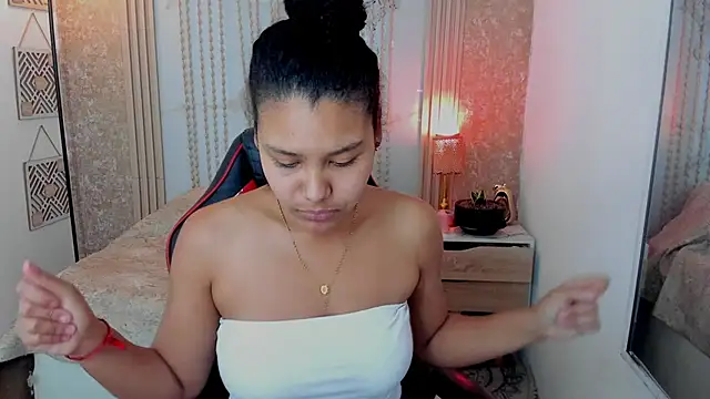 Snapshot of AriaVega chatting on 05-06-26, 12:53 AriaVega online show from 05-06-26, 12:53