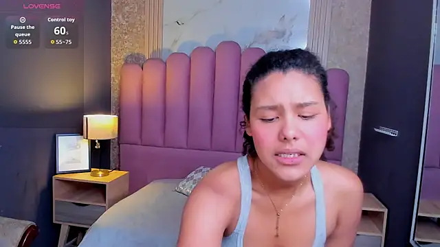 AriaVega online show from 12-19-25, 12:18