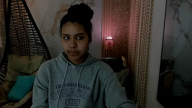 Snapshot of AriaVega chatting on 04-27-26, 12:58 AriaVega online show from 04-27-26, 12:58