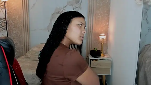 Snapshot of AriaVega chatting on 06-09-26, 01:01 AriaVega online show from 06-09-26, 01:01