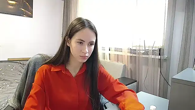 Chloe Skims online show from 10-08-25, 11:01