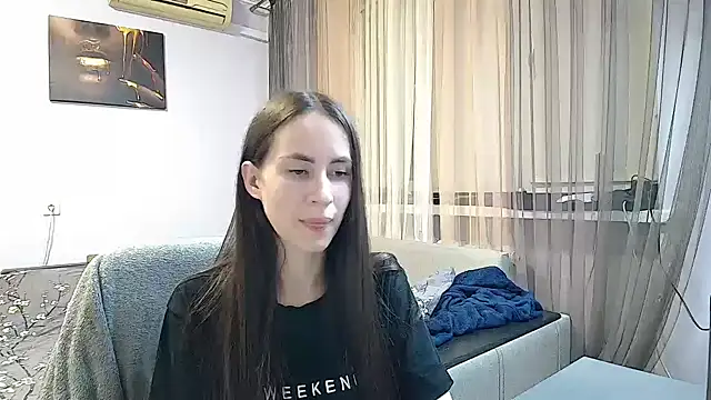 Chloe Skims online show from 10-12-25, 04:41