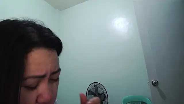 TeaseNPlease 13 online show from 12-17-25, 09:42