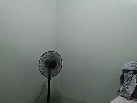 TeaseNPlease 13 online show from 10-25-25, 02:07