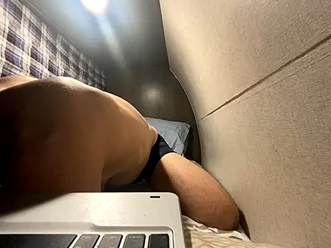 Snapshot of mcxxx87 chatting on 11-07-25, 04:06 mcxxx87 online show from 11-07-25, 04:06