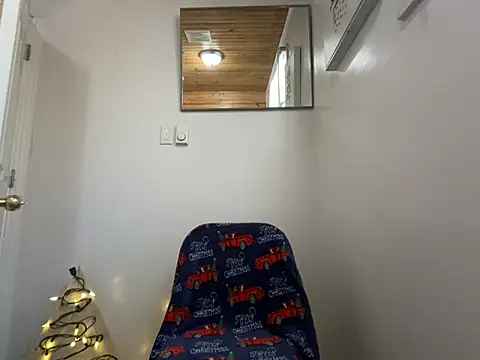 Snapshot of mcxxx87 chatting on 12-17-25, 03:50 mcxxx87 online show from 12-17-25, 03:50