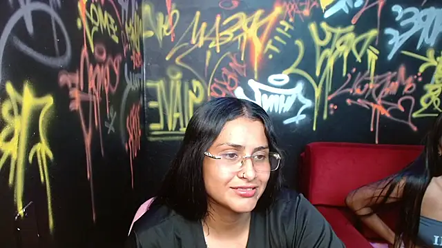 AmaraGlam online show from 10-14-25, 05:13