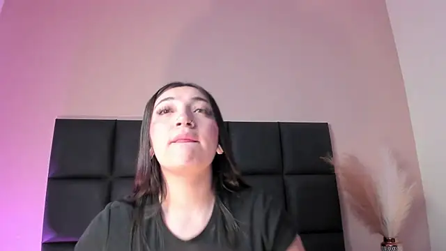 Snapshot of LilithEsme chatting on 11-20-25, 12:33 LilithEsme online show from 11-20-25, 12:33