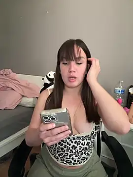 Snapshot of bebecita_x chatting on 04-28-26, 01:04 bebecita x online show from 04-28-26, 01:04