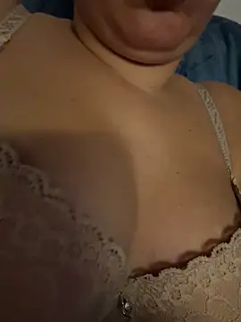 Daiana Andra online show from 12-22-25, 10:21