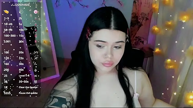 Snapshot of Mona_Esty chatting on 07-18-26, 06:11 Mona Esty online show from 07-18-26, 06:11