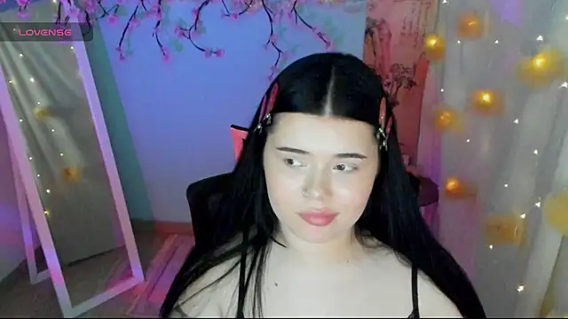 Snapshot of Mona_Esty chatting on 08-03-26, 09:04 Mona Esty online show from 08-03-26, 09:04