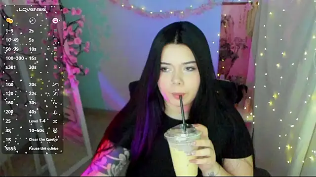 Snapshot of Mona_Esty chatting on 07-10-26, 06:24 Mona Esty online show from 07-10-26, 06:24