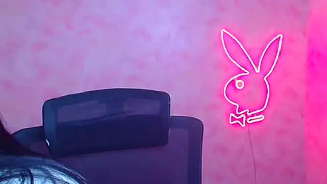 Mona Esty online show from 12-17-25, 06:35