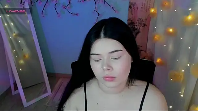 Snapshot of Mona_Esty chatting on 08-05-26, 06:07 Mona Esty online show from 08-05-26, 06:07