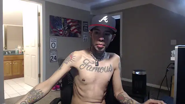 Snapshot of Michigan9000 chatting on 02-20-26, 03:36 Michigan9000 online show from 02-20-26, 03:36